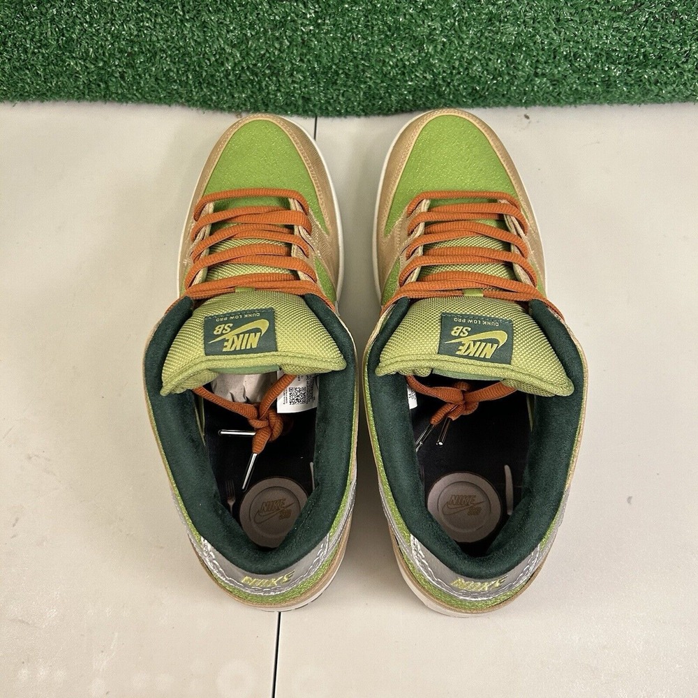 Nike Men's Low-Top Skate Shoe - Green/Tan - Picture 7 of 11